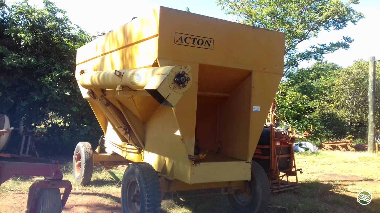 IMPLEMENTOS AGRICOLAS CARRETA BAZUKA GRANELEIRA 12000 Marcão Tratores UBERABA MINAS GERAIS MG